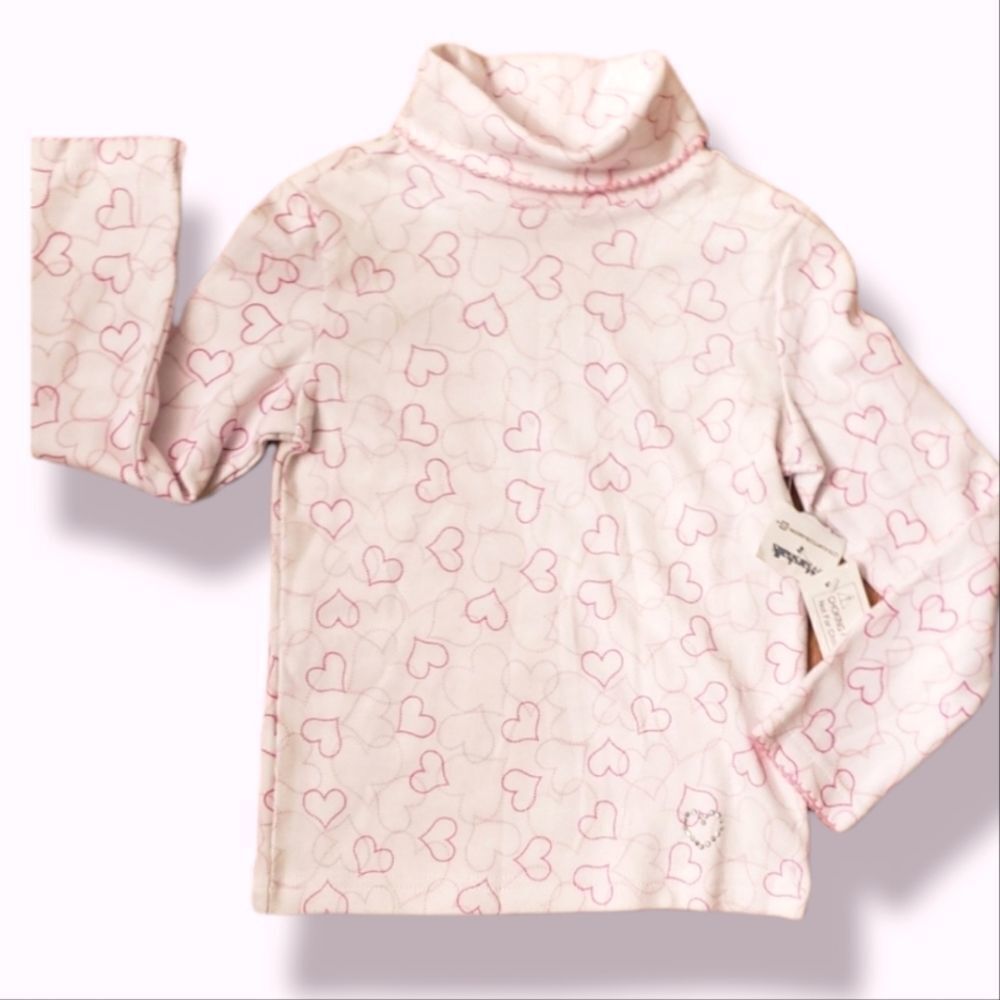 NWT Three Heart Turtleneck w Heart Print